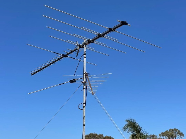 cheap copy antenna fitted under old existing antenna